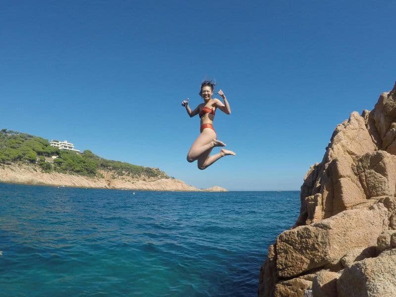 Billet Costa Brava : Excursion d'une journée avec kayak, plongée en apnée et saut de falaise au départ de Barcelone
