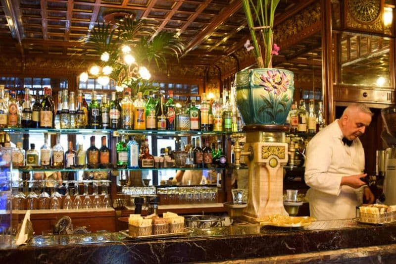 Billet Turin : visite guidée avec dégustation de chocolat et de vin