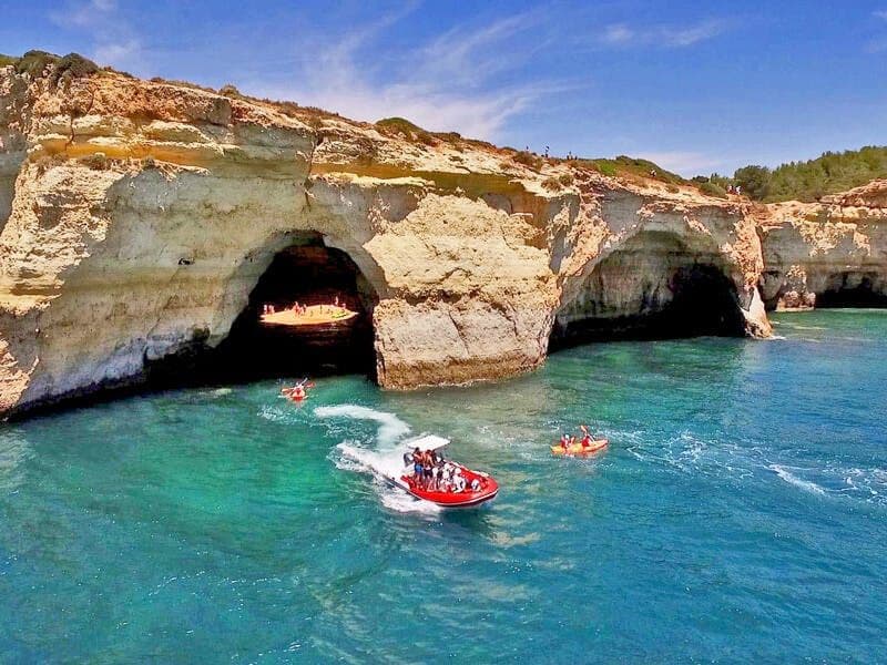 Billet Benagil et la côte : Circuit complet des grottes en bateau depuis Portimão