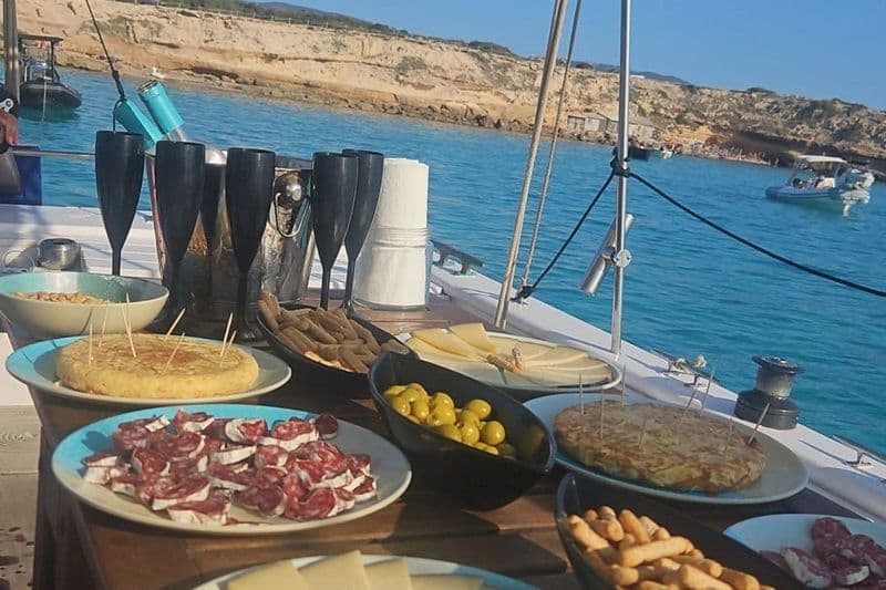 Billet Ibiza : Excursion en bateau avec Banana Boat, repas et Open Bar Premium