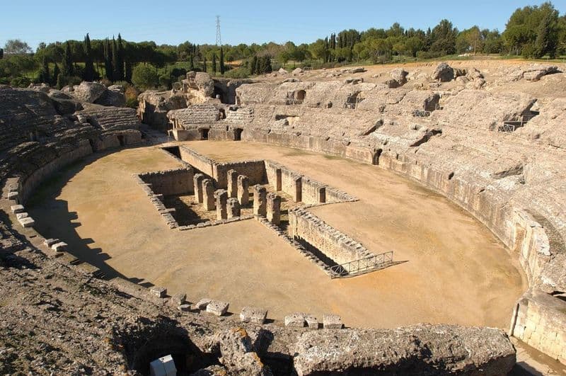 Billet Ruines d'Italica & monastère médiéval : visite guidée + transport depuis Séville