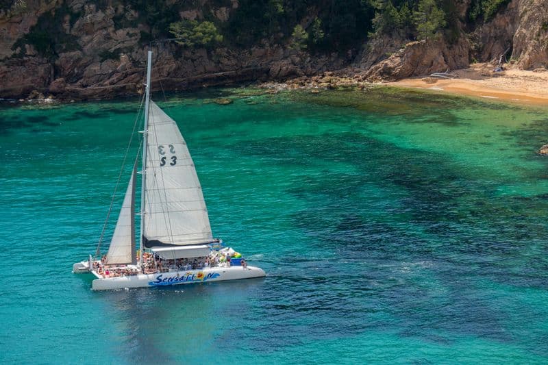Billet Costa Brava : Excursion en catamaran + déjeuner barbecue