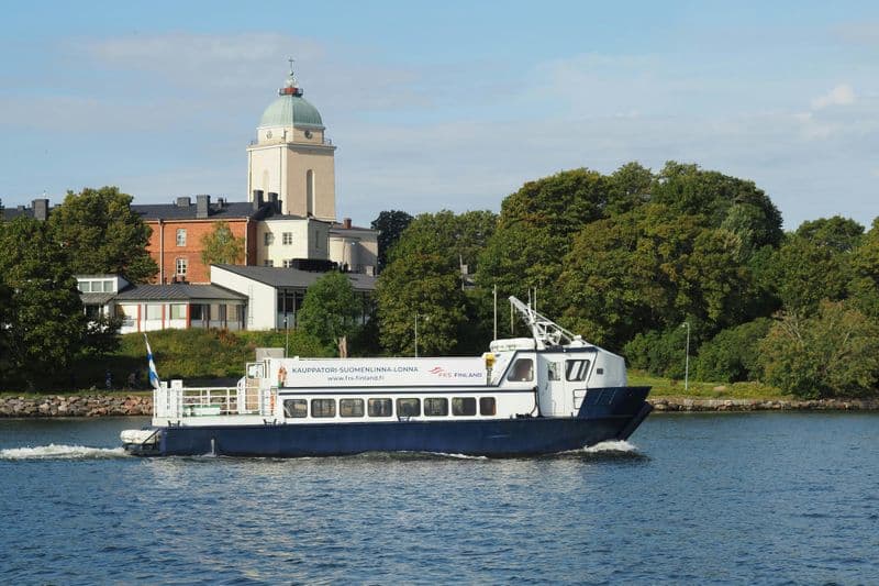 Billet Helsinki : Traversée en ferry avec embarquement et débarquement à Suomenlinna et Lonna