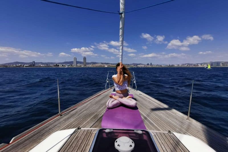 Billet Barcelone : Naviguer avec du yoga, de la cuisine végétalienne et des boissons par "Nautical Namaste".