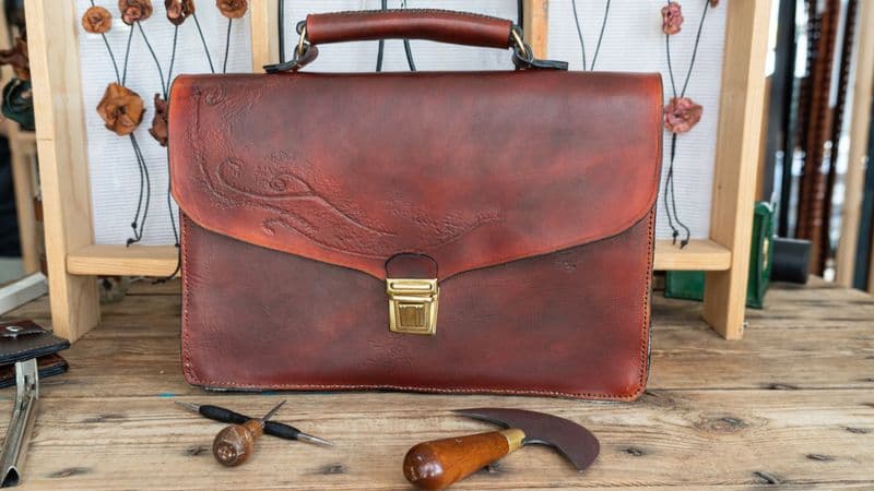 Billet Réalisez votre sac cartable en cuir - 2 J