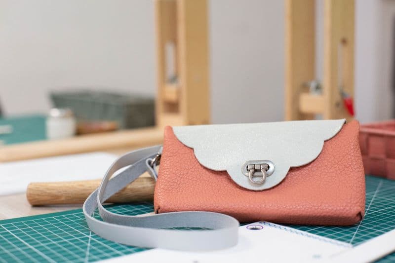 Billet Réalisez un accessoire en cuir en duo