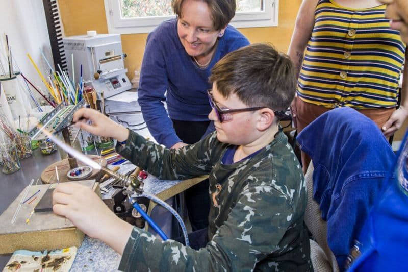 Billet Atelier - Réalisez des perles de verre avec votre enfant