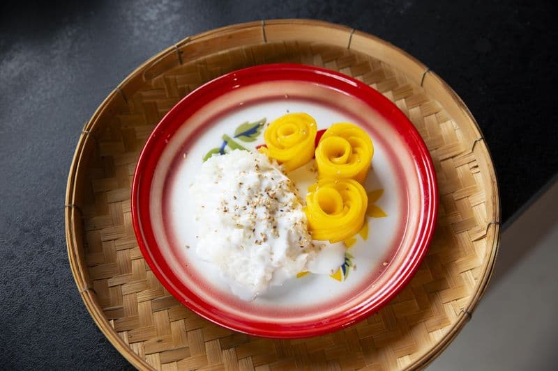 Billet Cuisinez un riz gluant à la coco et mangue fraîche