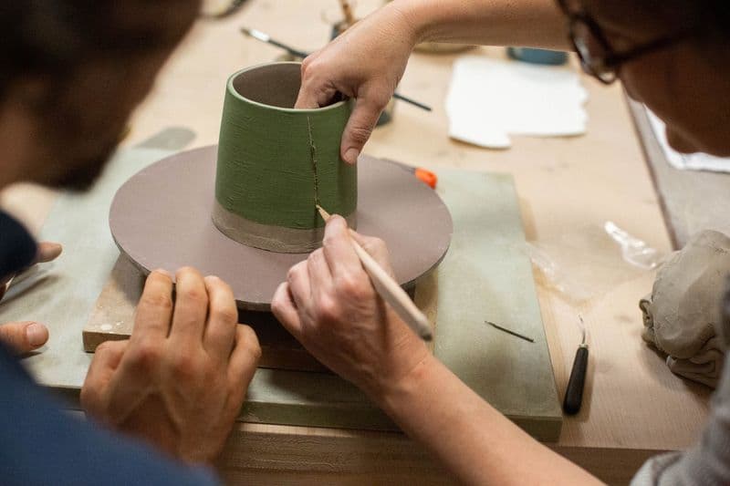 Billet Réalisez et décorez votre tasse ou pot en céramique