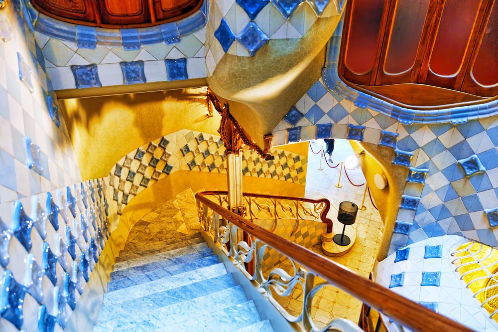 Escalier intérieur de la Casa Batllo, à Barcelone