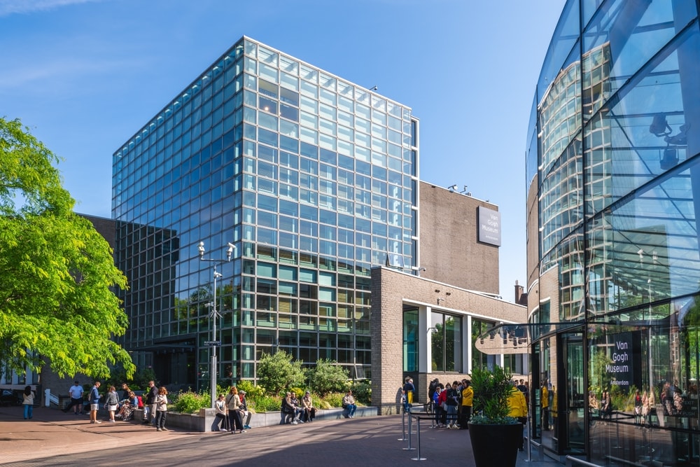 Vue extérieure du Musée Van Gogh à Amsterdam