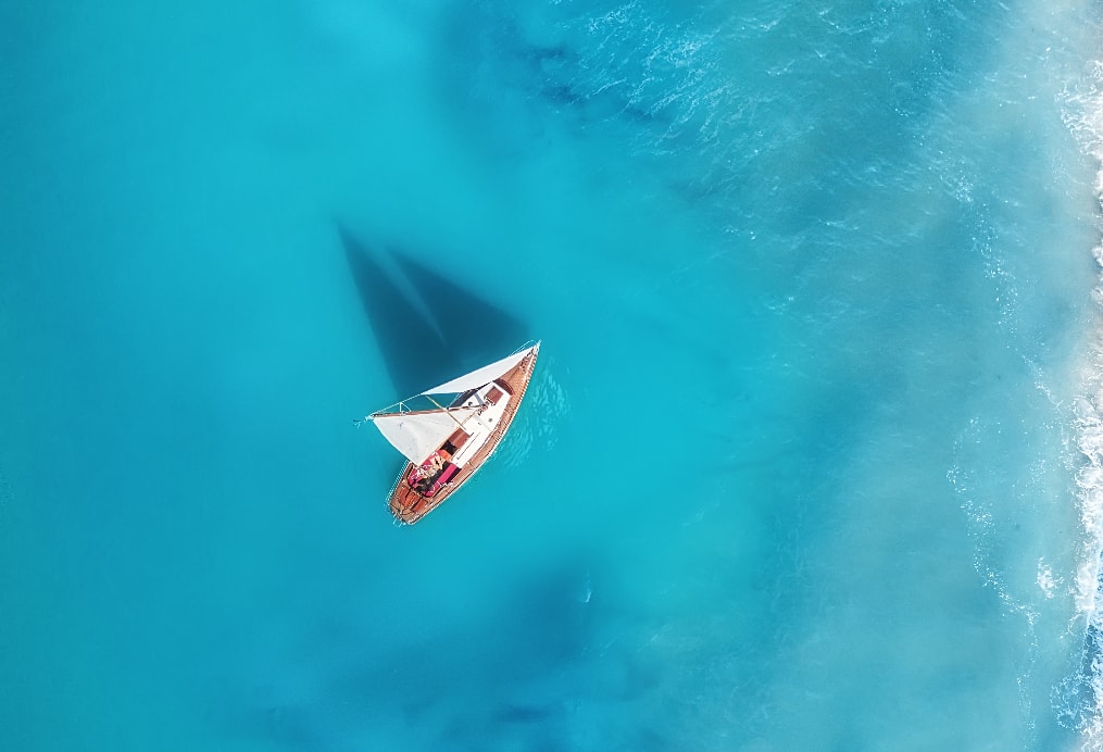 Louer un bateau et explorer les criques