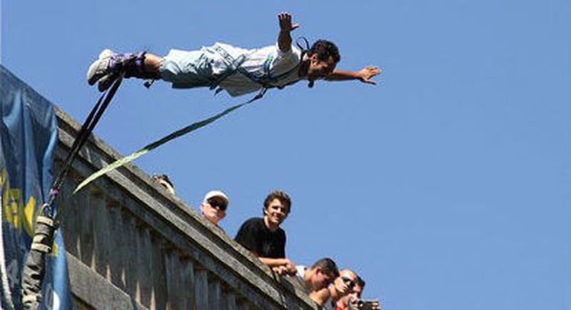 Saut à l'élastique au pont de l'Artuby