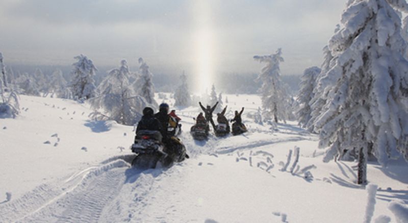 Randonnée en motoneige à Barèges dans les Pyrenées