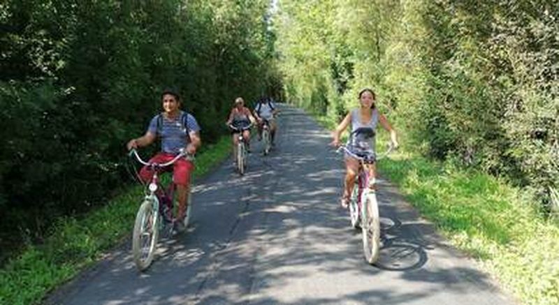 Balade en vélo guidée dans le Marais poitevin sur les traces du Baudet près de la Rochelle