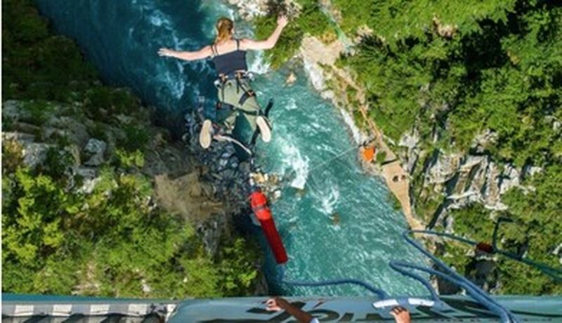 Saut à l'élastique au Pont de Ponsonnas