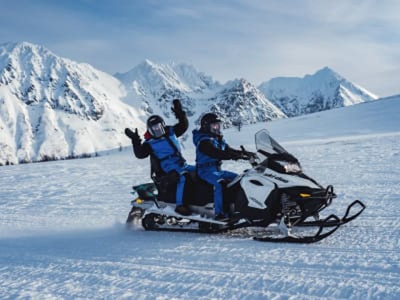 Safari en motoneige dans les Alpes de Lyngen depuis Tromsø
