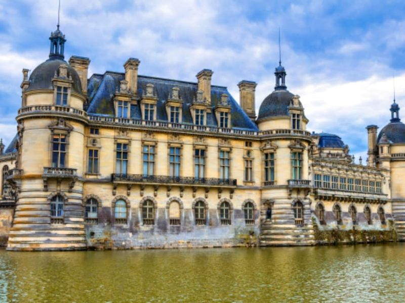 Balade en Voiture de collection au Château de Chantilly