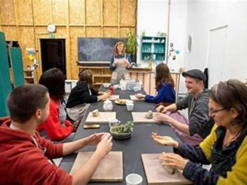 Billet Atelier salière et poivrière en céramique à Chaudes-Aigues (15)