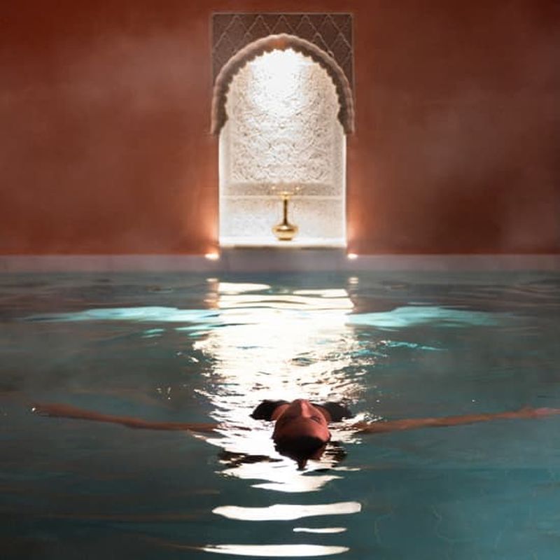Viens découvrir Hammam Al Andalus, Puerta de Hierro, Madrid. Profite de 90 min de bains arabes
