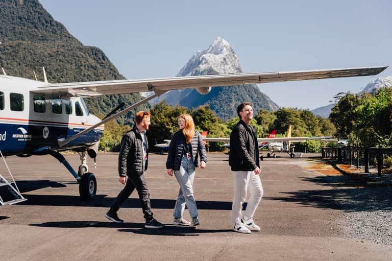 Billet Au départ de Queenstown : Excursion d'une journée à Milford Sound en avion et en bateau