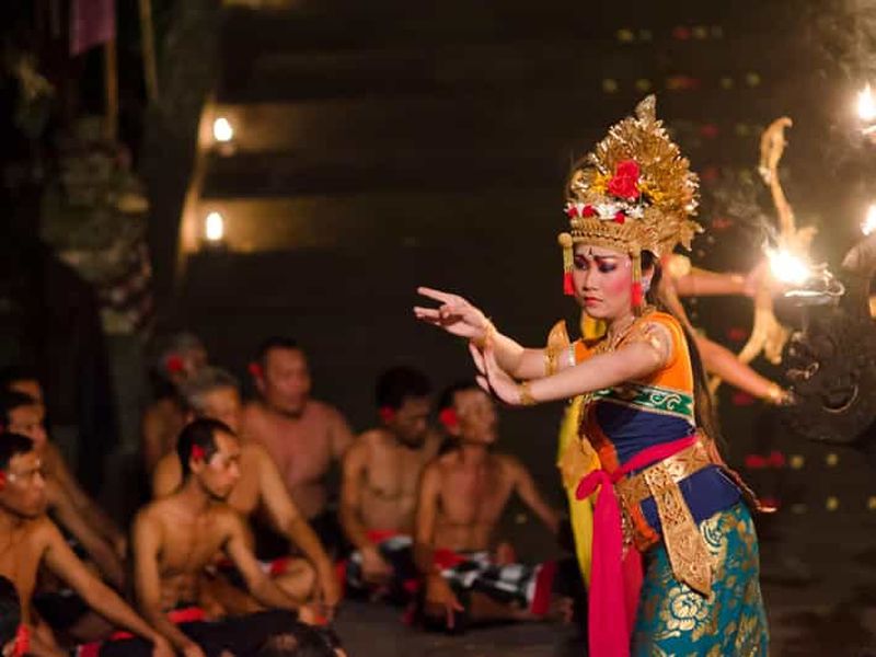 Bali : Temple d'Uluwatu, danse Kecak et dîner à Jimbaran
