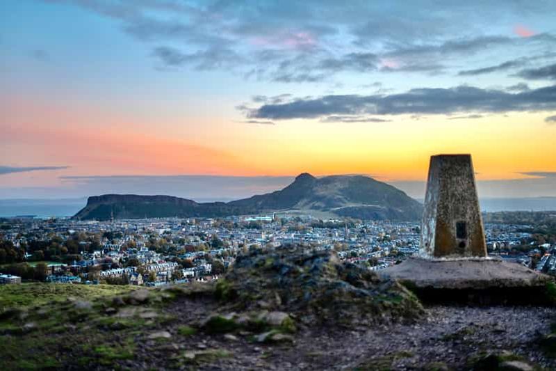 Édimbourg : randonnée à l'aube sur Arthur's Seat avec guide de montagne
