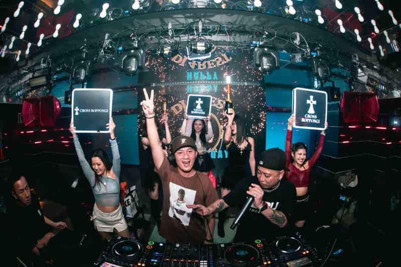 Tokyo : billet pour la boîte de nuit karaoké Cross Roppongi avec boissons