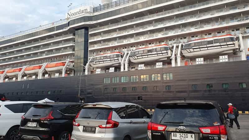 Semarang : visite du temple de Borobudur depuis le bateau de croisière (8 heures)