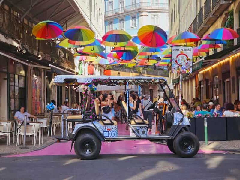 Lisbonne : visite citadine privée en tuk-tuk avec un guide de la région