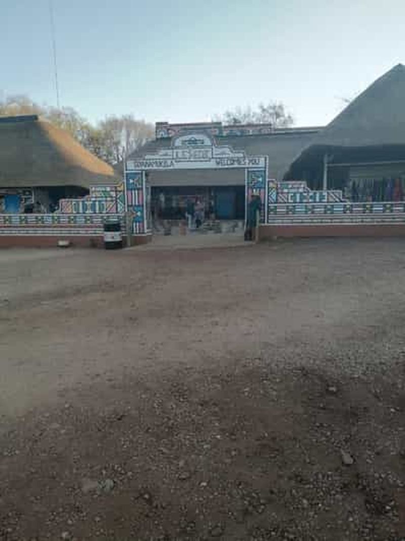 Berceau de l'humanité, village culturel Lesedi et parc Lion's Park