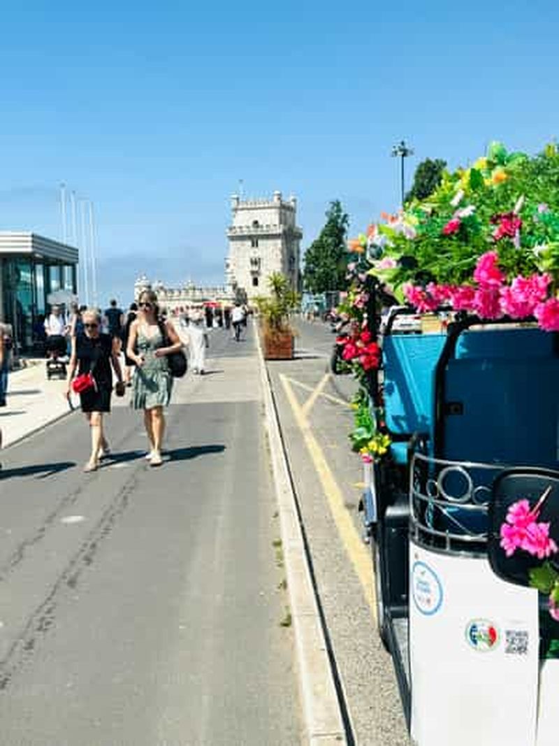 Lisbonne : visite touristique privée complète de la ville en tuk-tuk