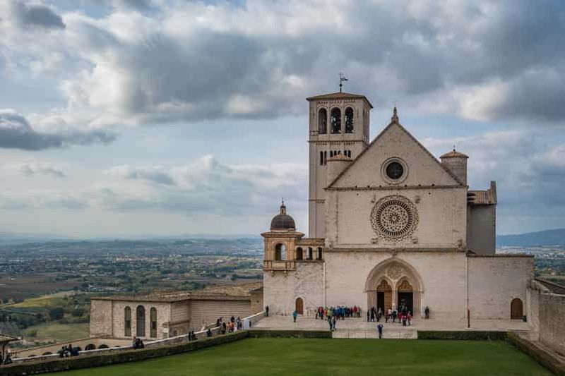 Assise : Visite guidée privée de la basilique Saint-François