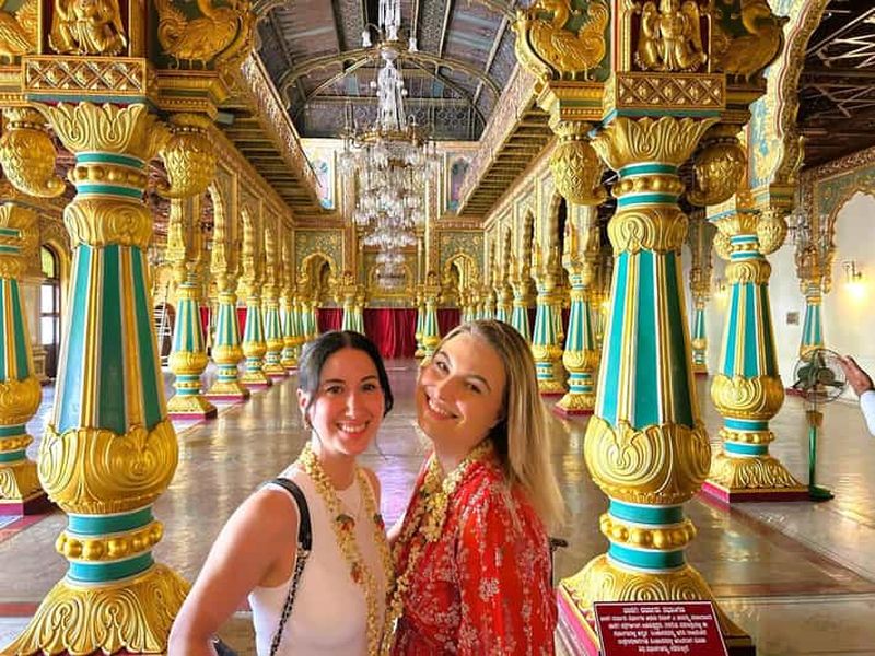 Bangalore : visite guidée du palais de Mysore et du temple classé au patrimoine mondial de l'UNESCO + déjeuner