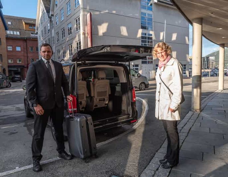 Tromsø : Centre ville -Aéroport Transfert VIP pour 1-5 personnes