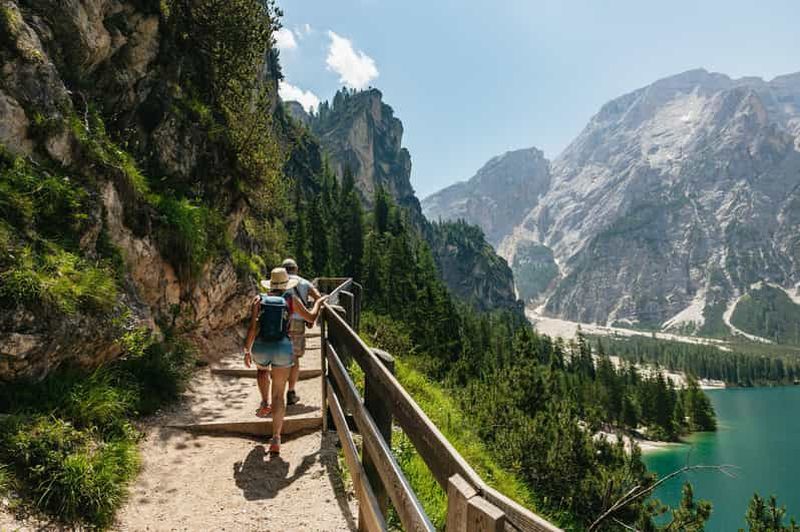 Depuis Venise : excursion d'une journée aux Dolomites, à Cortina et au lac de Braies