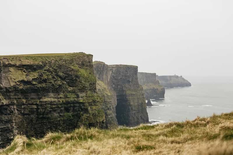 Billet Au départ de Galway : Excursion guidée d'une journée aux falaises de Moher et au Burren
