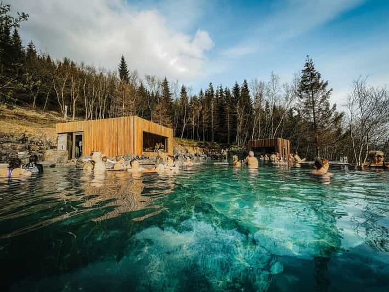 Port d'Akureyri : cascade de Godafoss, Laufas et Forest Lagoon
