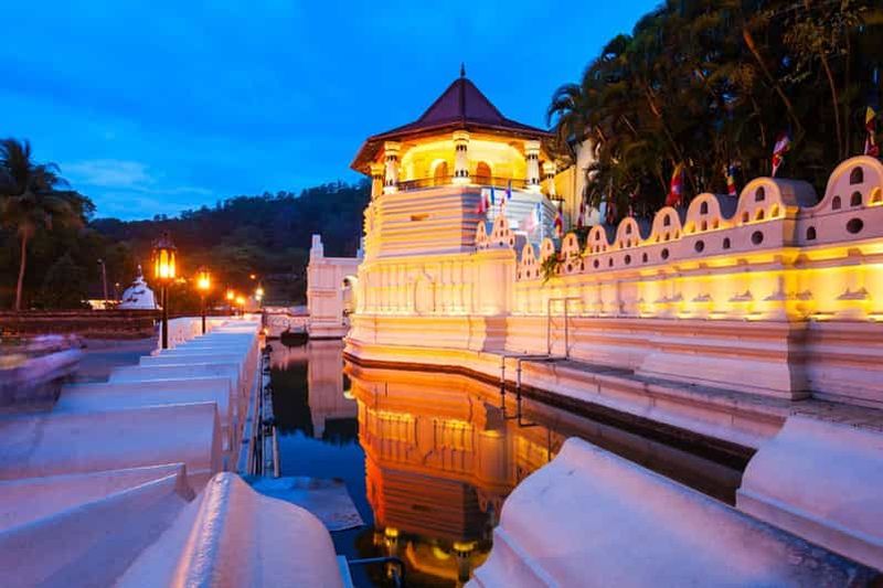 Kandy : visite guidée en tuk-tuk avec le temple de la Dent du Bouddha
