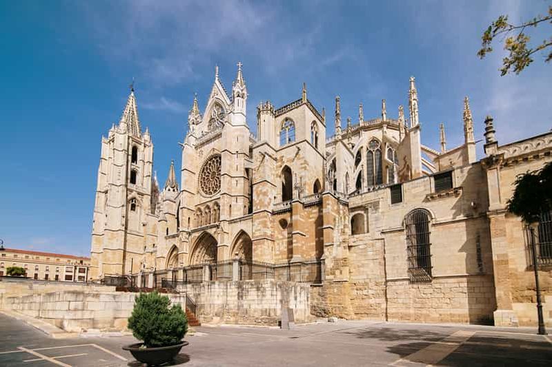 León: visite à pied espagnole de la ville et de la cathédrale