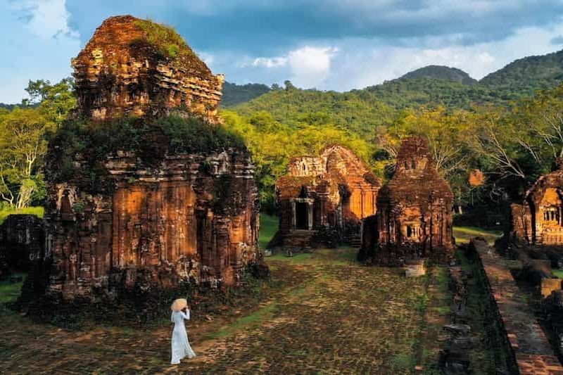 Hoi An : Sanctuaire My Son au petit matin et brunch Champa