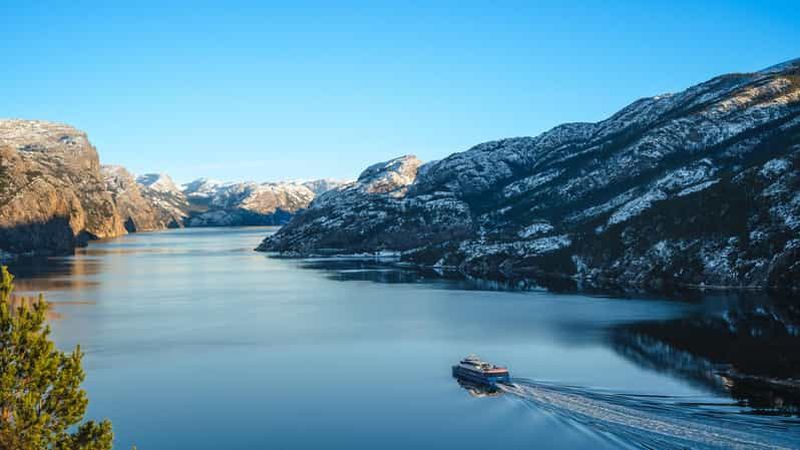 Stavanger : Croisière électrique dans le Lysefjord et Preikestolen
