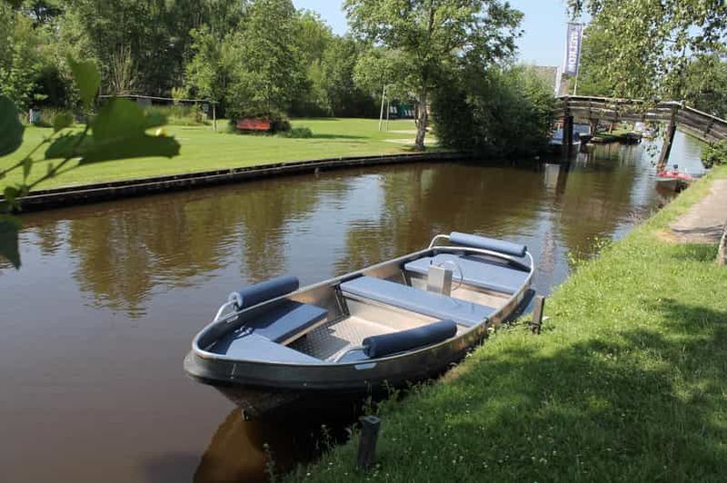 Giethoorn : croisière sur les canaux d'une heure dans le village avec café/thé