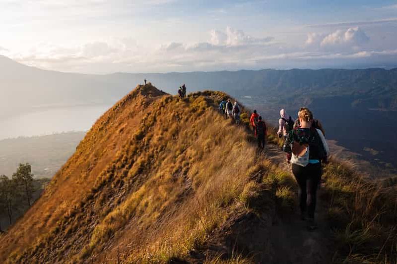 Bali : randonnée sur le mont Batur au lever du soleil et cascade de Tibumana