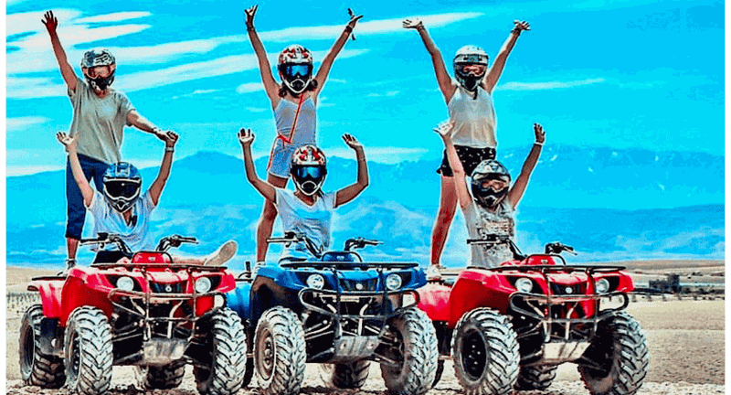 Marrakech : quad dans le désert d'Agafay, balade à dos de chameau et dîner-spectacle