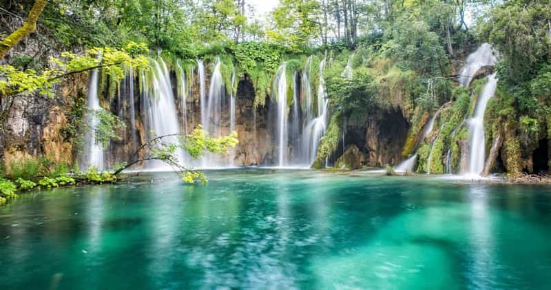 Depuis Zagreb : Lacs de Plitvice Transfert aller-retour en bus confort
