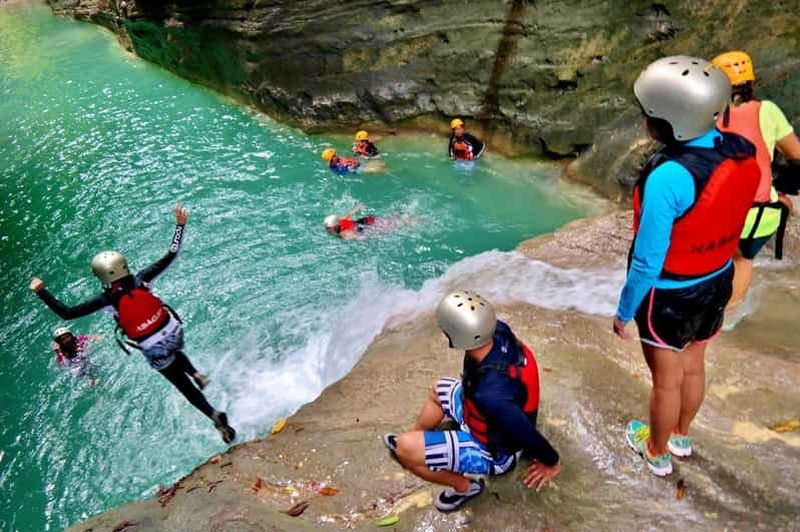 Cebu : Circuit privé de canyoning et de saut de falaise aux chutes de Kawasan