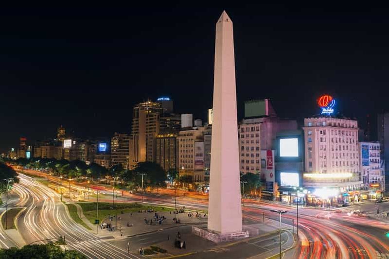 Buenos Aires : ascension au sommet de l'Obélisque, le monument emblématique