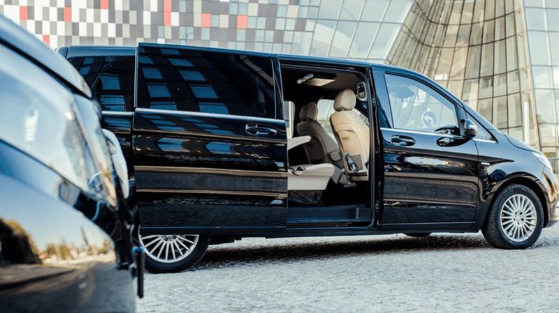 Cracovie : Transfert privé de/vers l'aéroport de Cracovie (KRK)