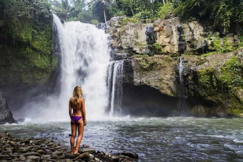Ubud : cascade de Tegenungan, snorkeling et canyoning